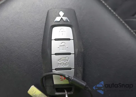 2024 Mitsubishi Outlander Se 2.5 2Wd/Se Black Edition S-Awc/Se Black Edition W/Pano Roof из США, поврежденный, VIN JA4J3VA87RZ069462